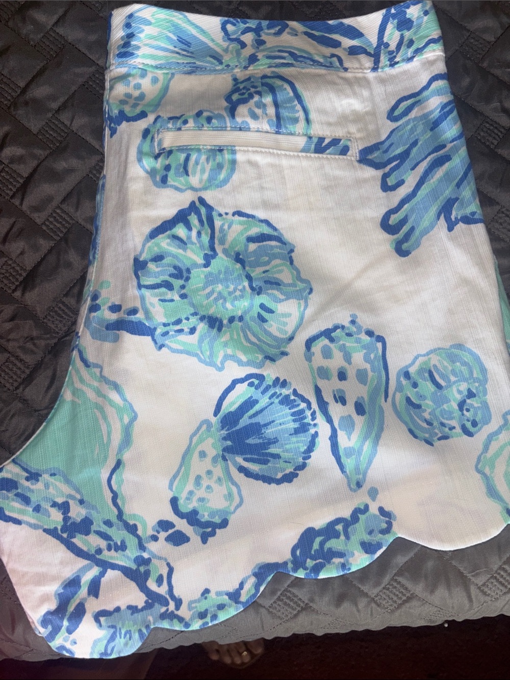 Lilly Pulitzer Buttercup 10 Scallop Hem Shell